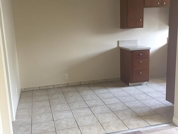 5th image of 1193 E Washington Blvd APT 23