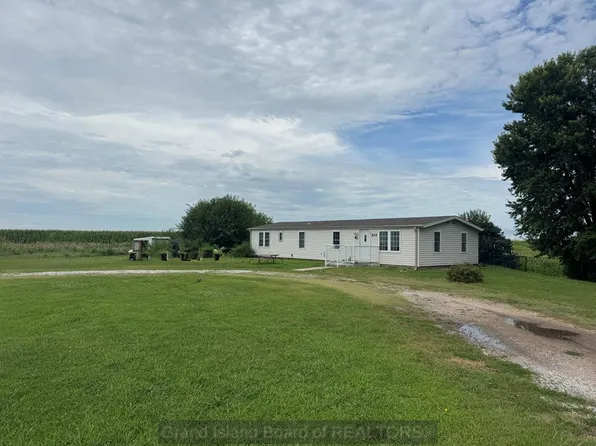 505 S F Rd, Giltner, NE 68841