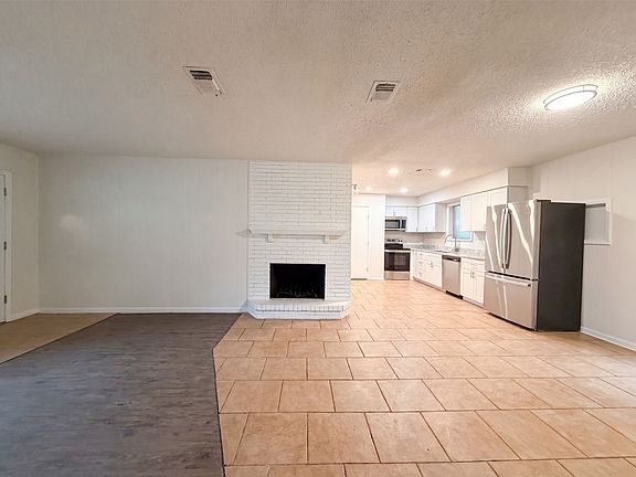 3rd image of 437 Denison Dr