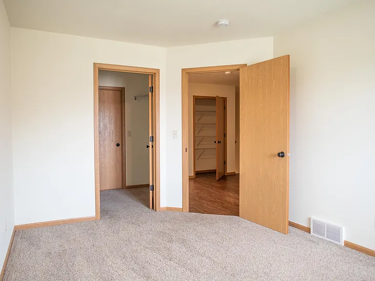 425 W Veterans St #3 — Photo 7