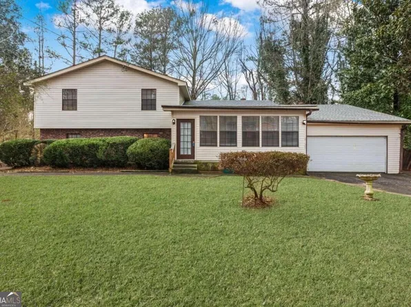 2325 Lago Dr, Jonesboro, GA 30236