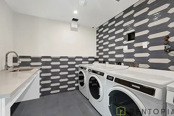 Rented by Rentopia | media 50