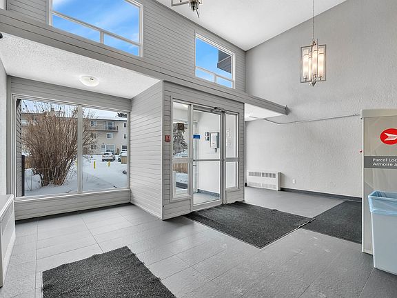 2nd image of 237 Woodvale Rd W #201