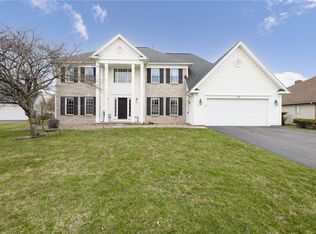 35 Barclay Square Dr, Rochester, NY 14618