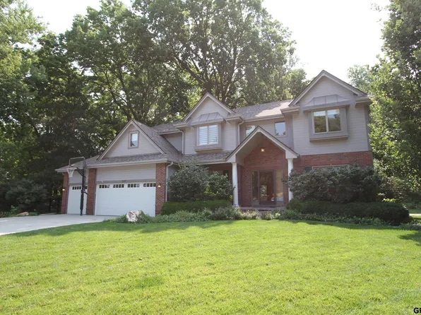 207 W Martin Dr, Bellevue, NE 68005