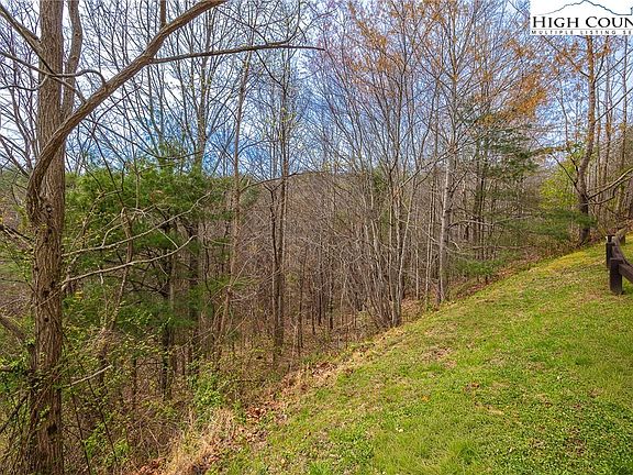 4th image of 140 Johns Ridge Parkway