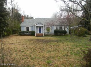601 S Walker St, Burgaw, NC 28425
