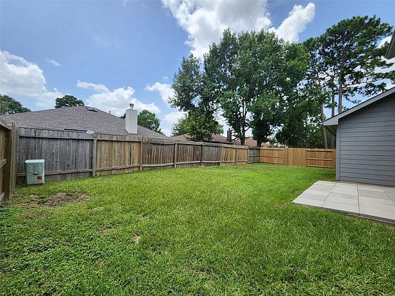 2nd image of 2810 Autumn Springs Ln