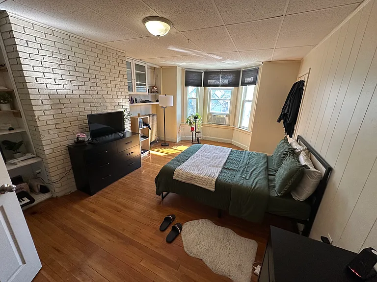 28 Monmouth St #2 — Photo 1