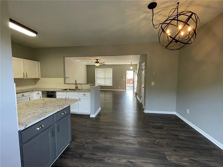 980 Prestwyck Ct — Photo 11