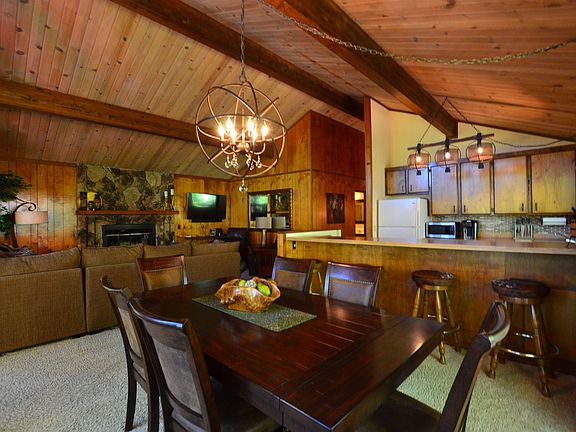 3rd image of 987 Forest Meadows Dr