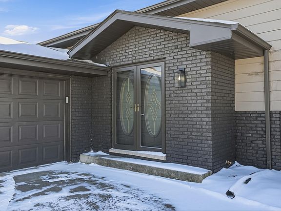 3rd image of 2008 Sir Richard Rd