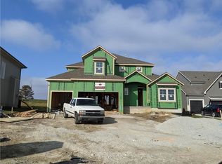 8714 W 165th Ter, Overland Park, KS 66085