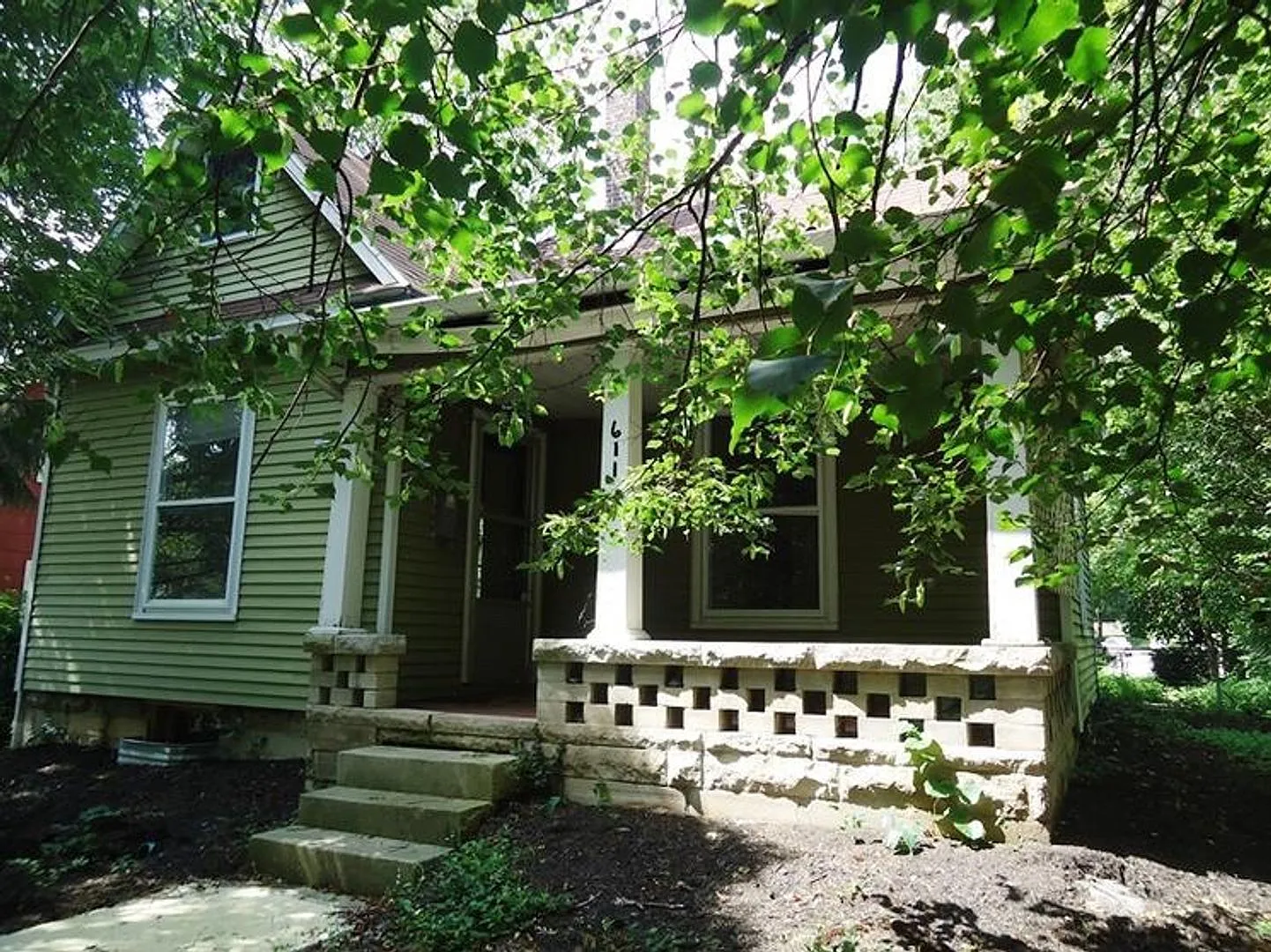 Directly Behind "The Elm" Restaurant.Beautiful 4 BD/2 BA Home — Photo 1