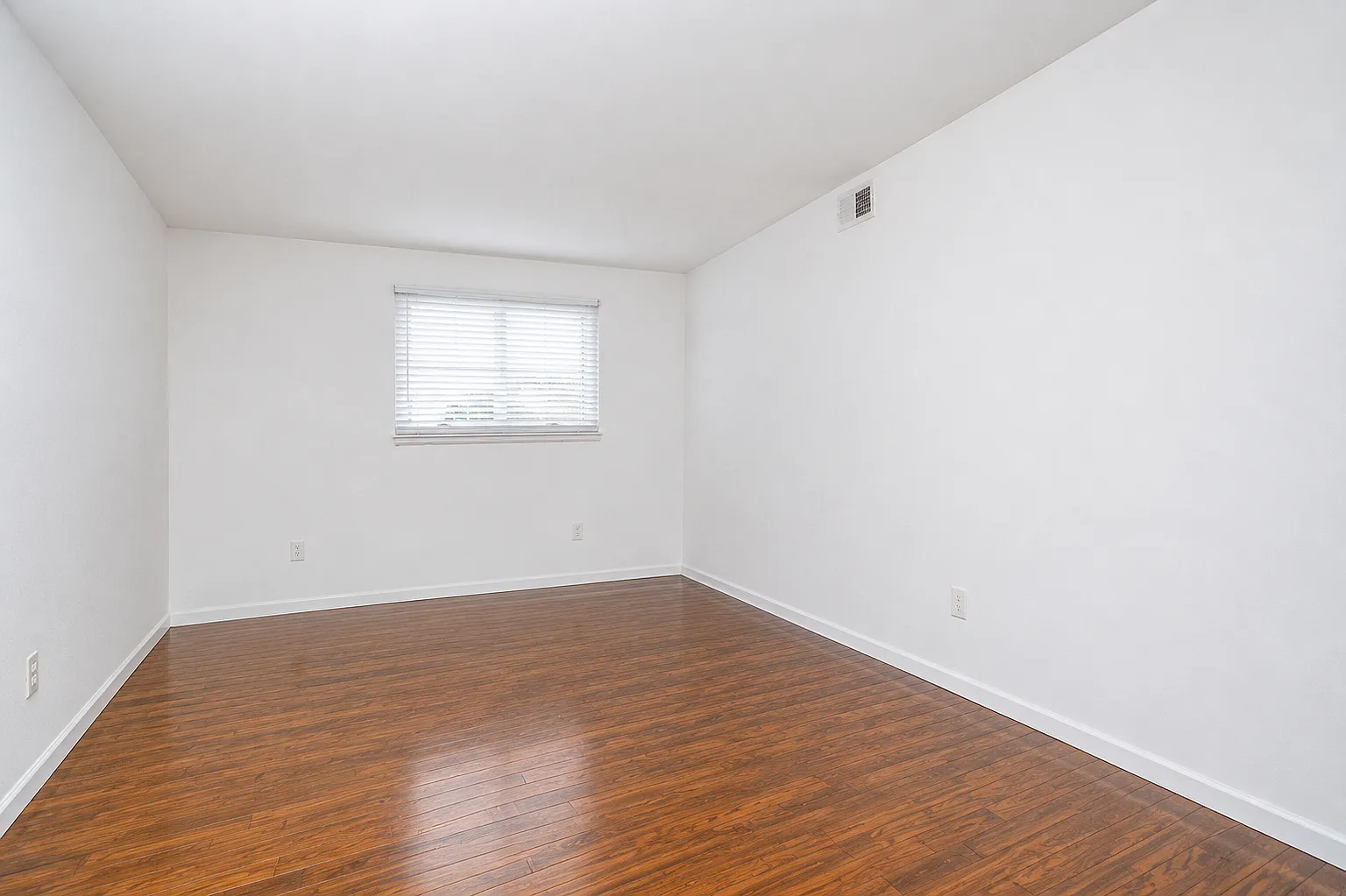 1 bed, 630 sqft, $2,500 — Photo 2