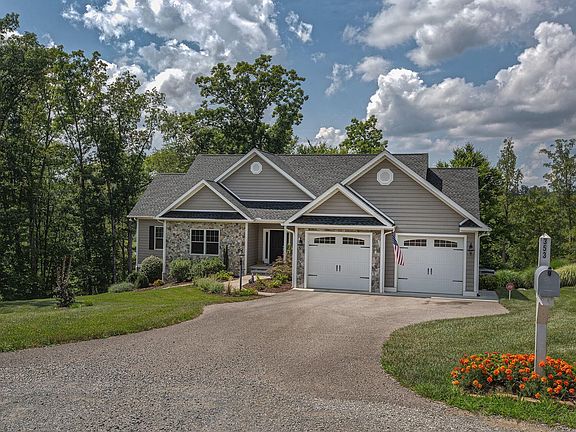 5th image of 353 Sassafras Ct