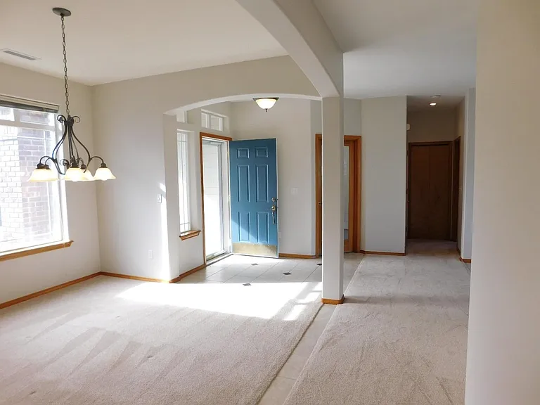 2758 Rue Ct — Photo 13