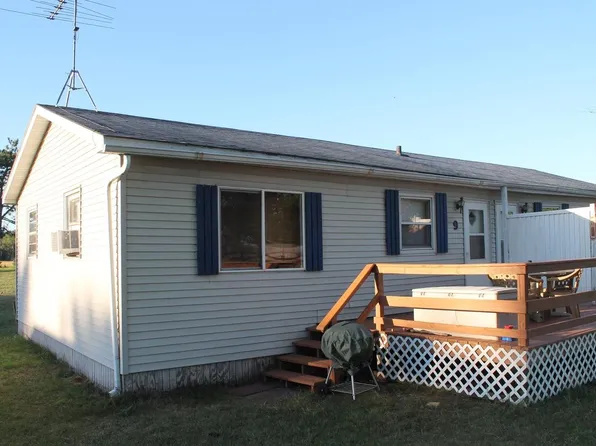 W983 West North Shore Drive #9, Montello, WI 53949