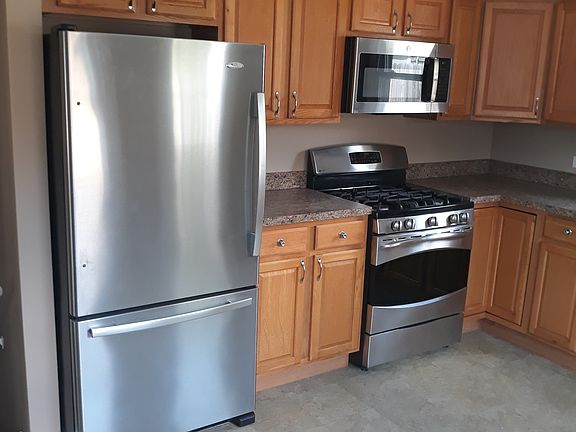4th image of 374 N Hemlock Ave