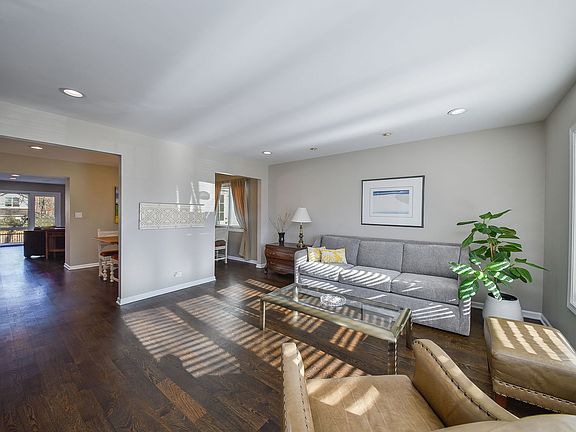 4th image of 541 Park Row