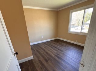 102 Warwick Ln, Oak Ridge, TN 37830