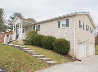 2 Autumn Dr, Gettysburg, PA 17325