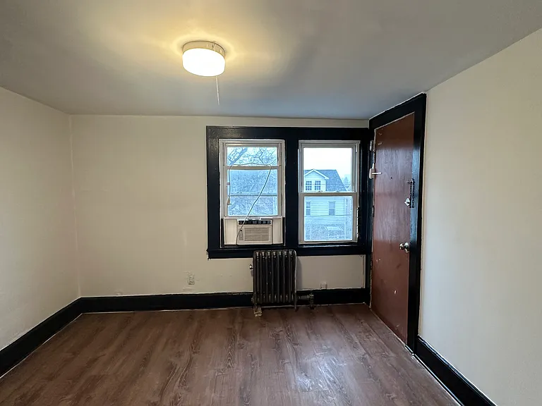 138 N 15th St #3 — Photo 12
