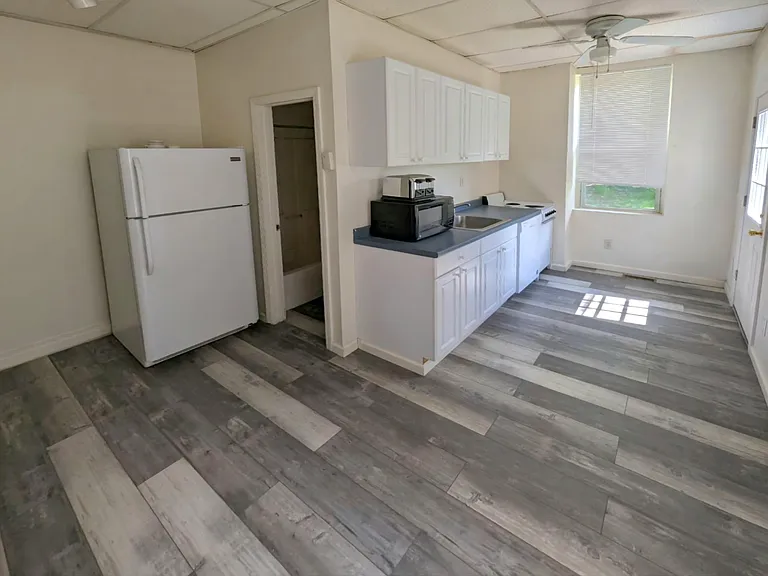 537 Gross St #1 — Photo 6