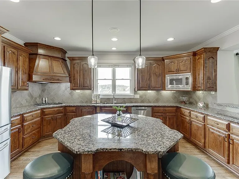 4612 Grandview Pkwy — Photo 22
