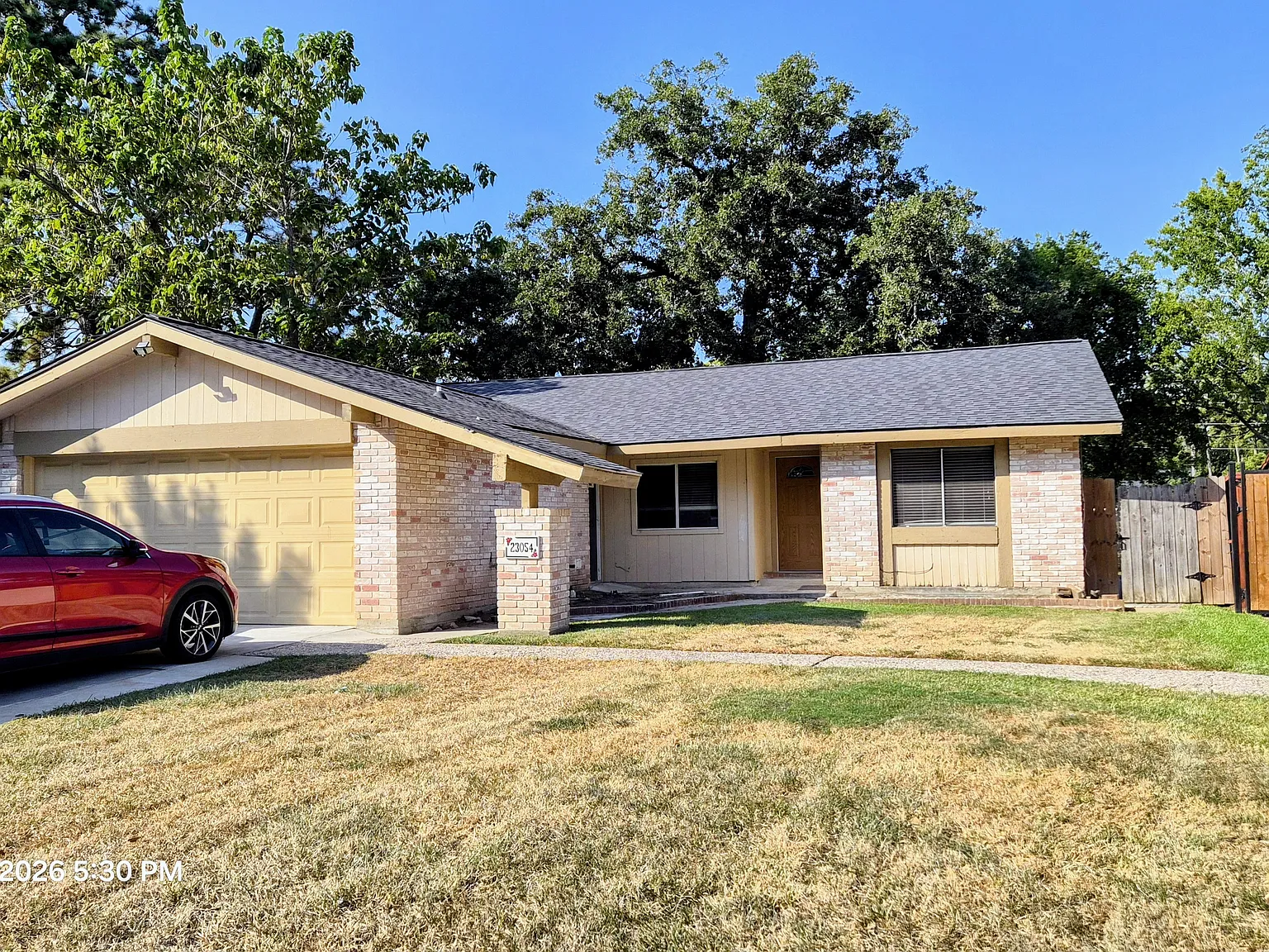 23054 Banquo Dr — Photo 2