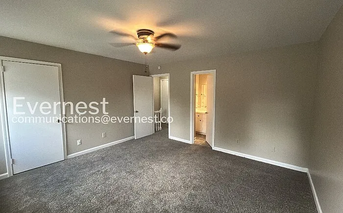2445 Hampstead Dr — Photo 7