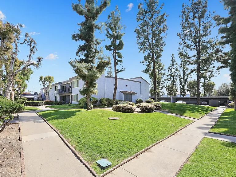 Cambridge Garden Apartments — Photo 46