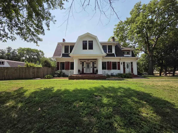 610 27th St, Sioux City, IA 51104