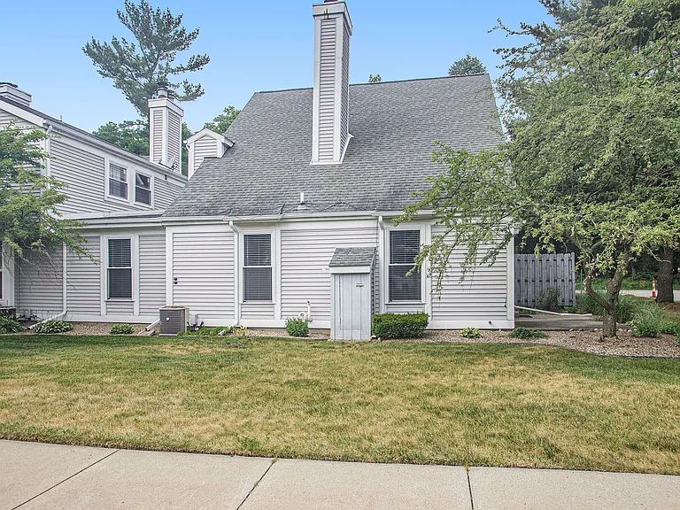 3490 Scots Pine Way — Photo 4