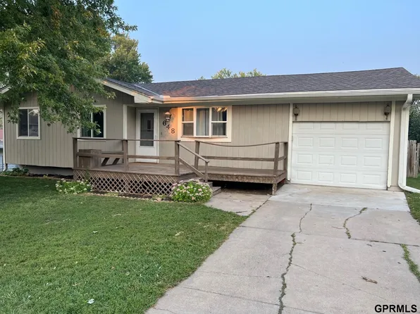 648 Dawn Cir, Crete, NE 68333