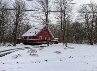 3114 Red Fox Ln, Long Pond, PA