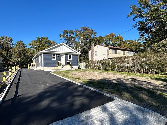 5th image of 76 Priscilla Ave