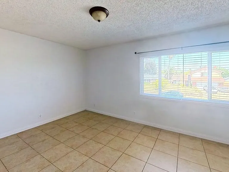 13677 Golden Eagle Ct — Photo 10