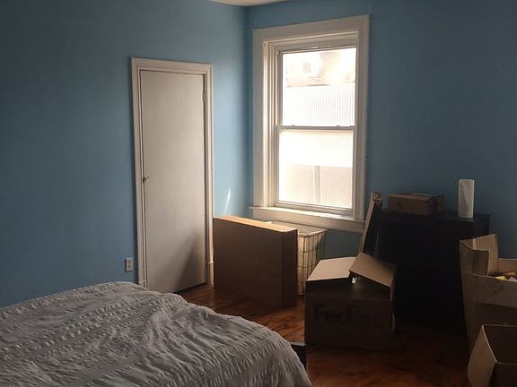 4th image of 831 Collins Ave Floor 2
