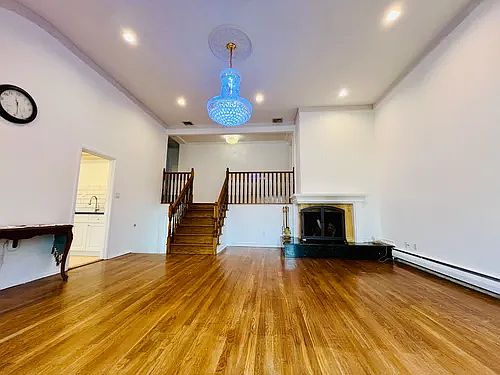 1st image of 54 Maiden Ln