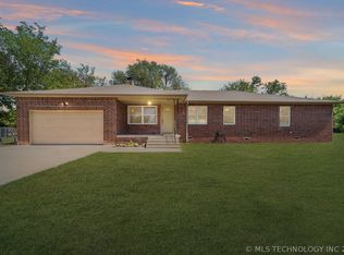 1207 S 157th East Ave, Tulsa, OK 74108