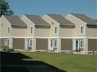 213 Royal Mall Dr, Niles, OH 44446