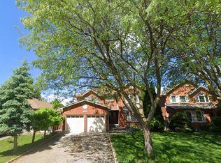 1540 Manorbrook Ct, Mississauga, ON L5M 4A8