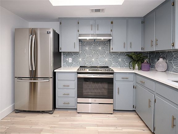 5th image of 12131 Black Angus Dr