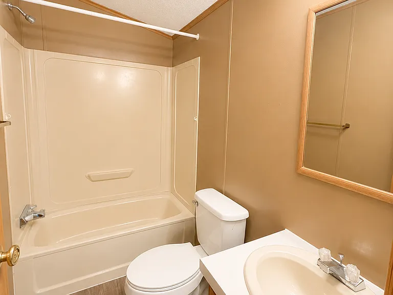925 N Wesley St — Photo 21