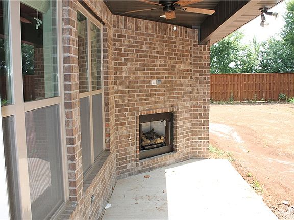 4th image of 1730 Helen Ln