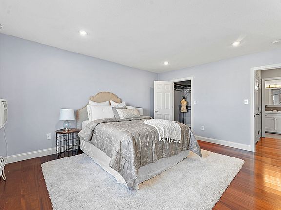 5th image of 474 Broadway APT 26