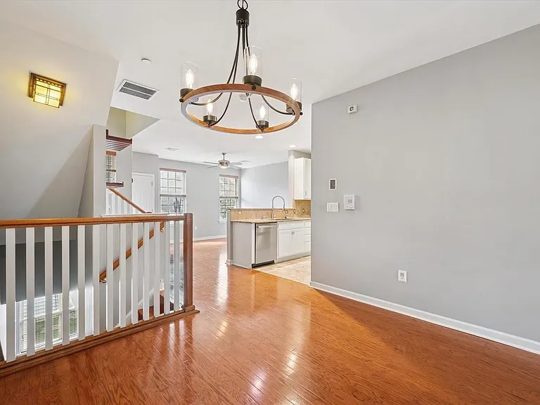 7 Brewerytown Ct — Photo 4