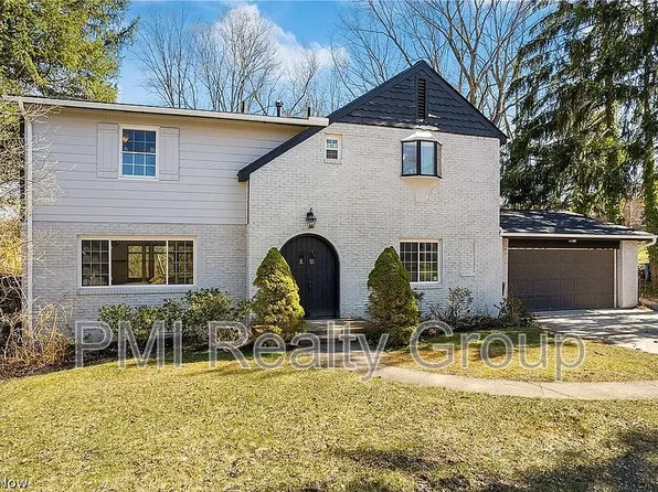 607 Castle Blvd, Akron, OH 44313