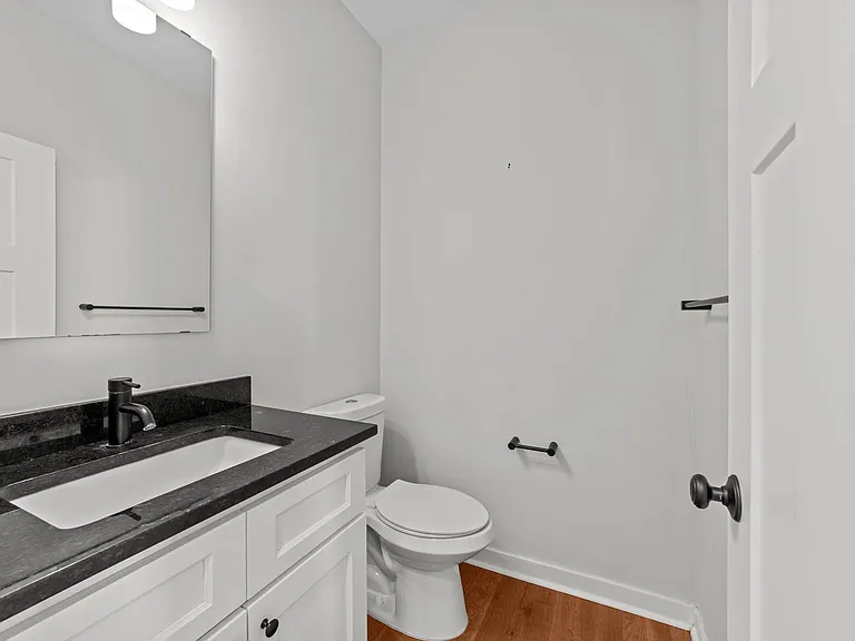 536 E Lenoir St — Photo 27